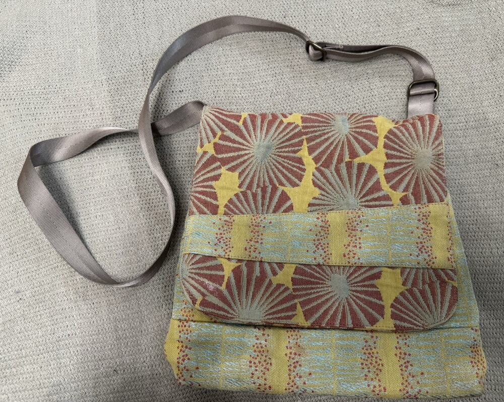 Maruca Boulder CO Handmade Floral Crossbody Bag Adjustable Strap Zip Closure